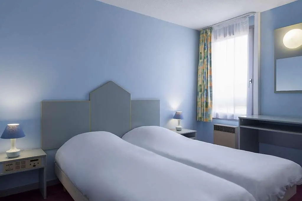 Ogcity, Hotel Valence Est