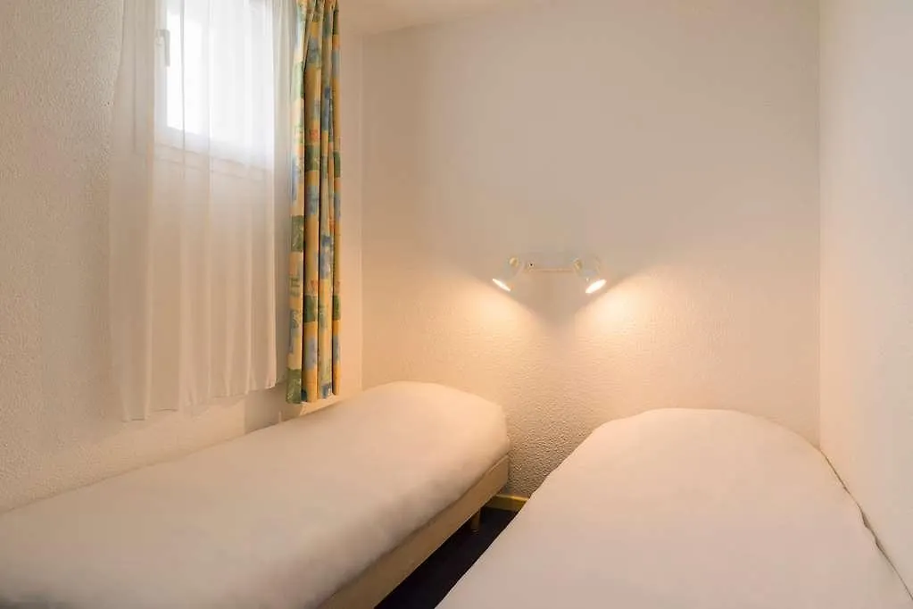 Ogcity, Hotel Valence Est